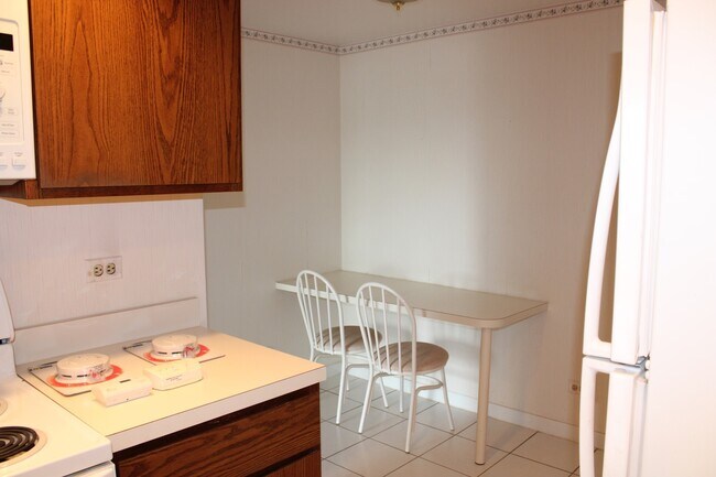 Building Photo - 6340 Americana Dr