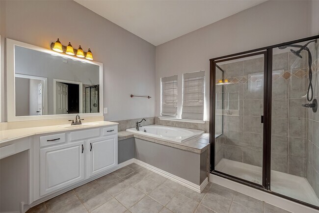 Building Photo - 7214 Glenwick Ct