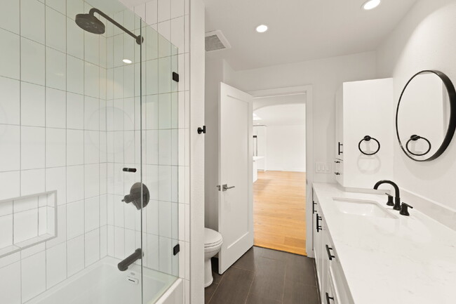 Building Photo - Charming 2-Bedroom Home in Ventura