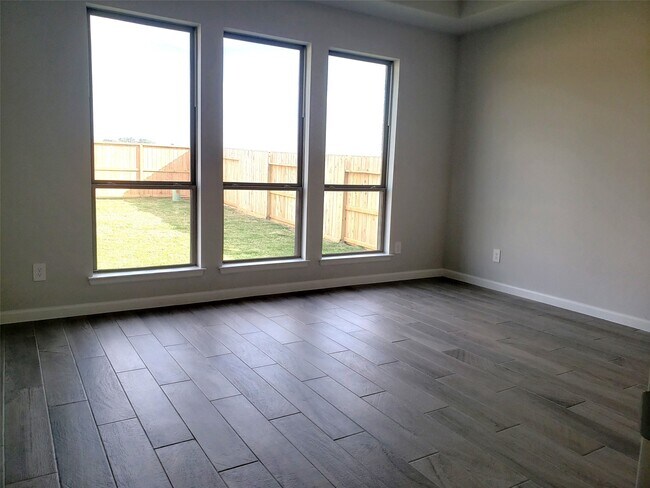 Building Photo - 8806 Morning Glow Dr