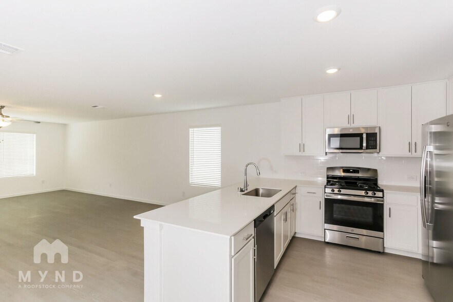 Building Photo - 2728 Ctr Crk Ln