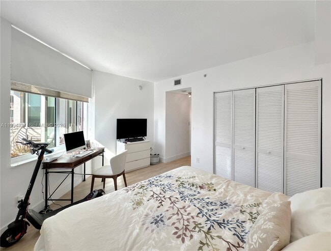 Building Photo - 335 S Biscayne Blvd