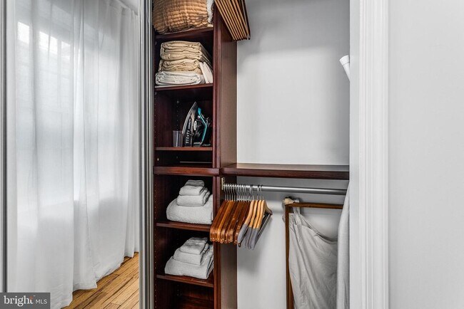 Building Photo - 569 N 20th St