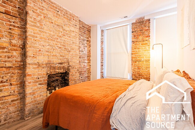 Building Photo - 2743 W Division St