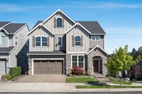 Building Photo - Gorgeous 5-bdrm/4.5-bath home in North Bet...
