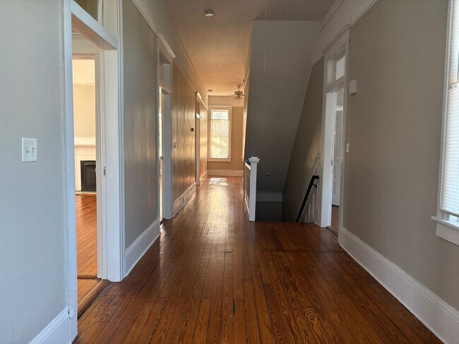 Building Photo - Beautiful Downtown Apartment