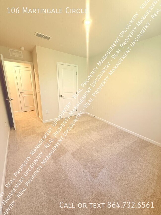 Building Photo - 106 Martingale Cir