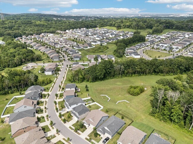 Building Photo - Clover Glen Rental