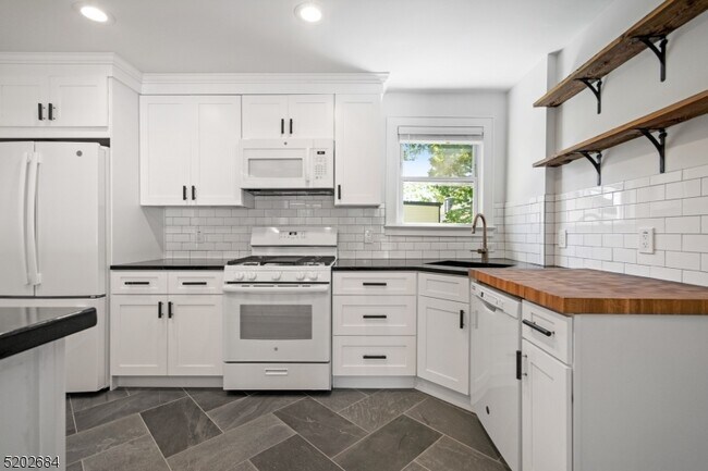 Primary Photo - 225 Elmwood Ave