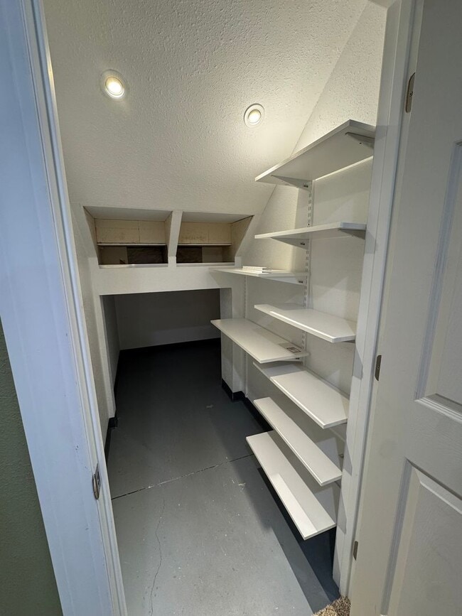 Building Photo - Beautiful Home in NW Mandan for Rent