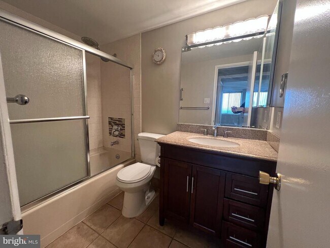 Building Photo - 6301 Stevenson Ave