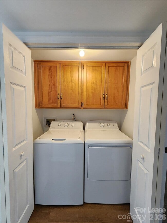 Building Photo - 5721 Dockside Dr