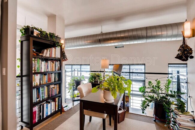 Building Photo - 3100 Huron St