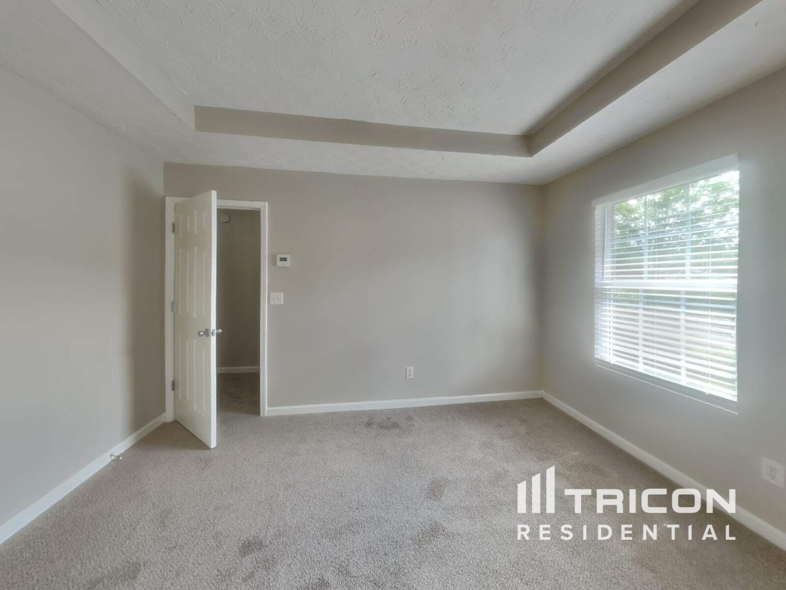 Building Photo - 484 Cathedral Dr