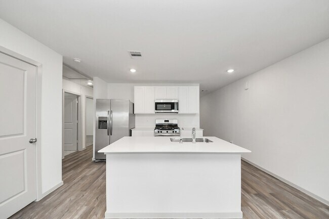 Building Photo - 1027 Bluegill Ln