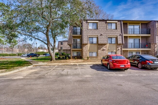 Primary Photo - Welcome Home – Spacious Apartment with Mod...