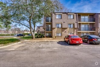 Building Photo - Welcome Home – Spacious Apartment with Mod...