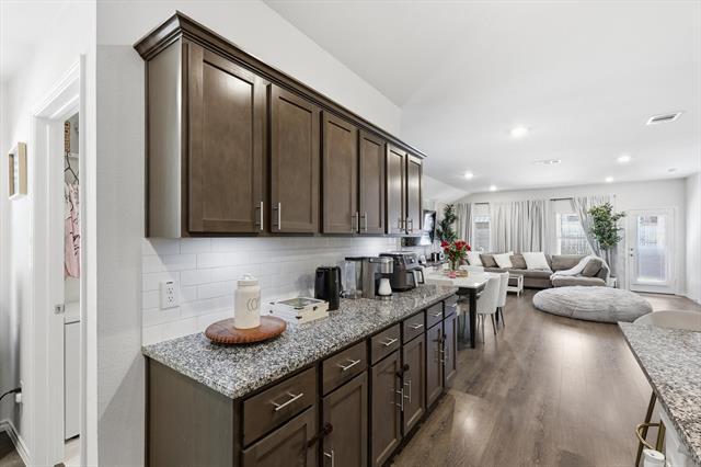 Building Photo - 3934 Dickinson Ave