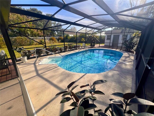 Building Photo - 338 Brassie Dr