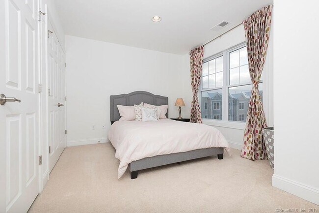 Building Photo - 312 Copper Square Dr