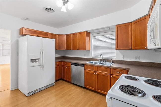 Building Photo - 452 45th Ave N