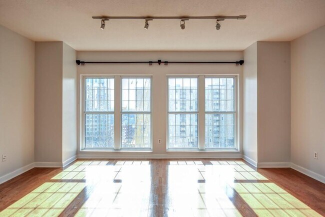 Building Photo - 195 14th St NE