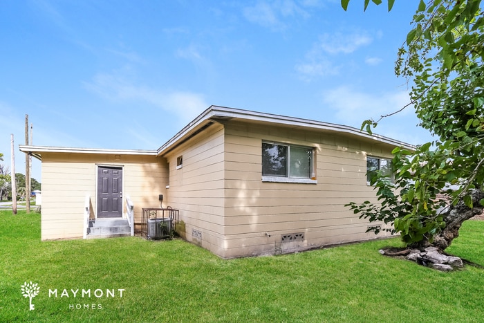 Building Photo - 9340 Sibbald Rd