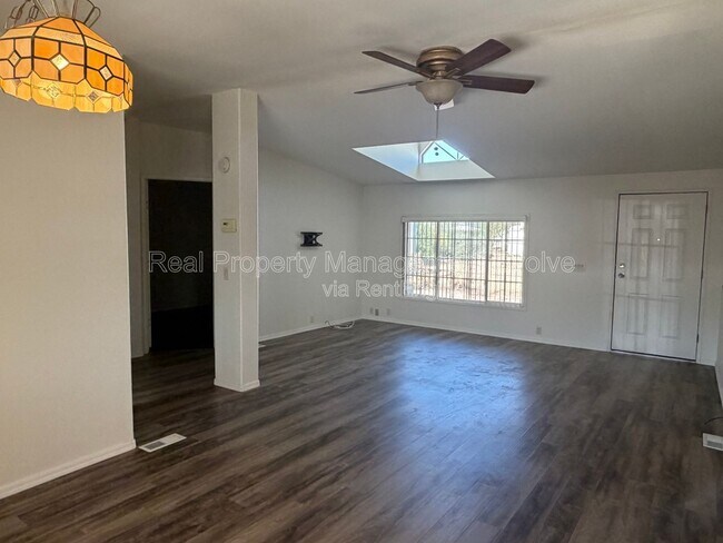 Building Photo - 1514 E Muriel Dr