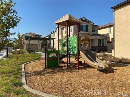 Building Photo - 5585 Valencia Dr