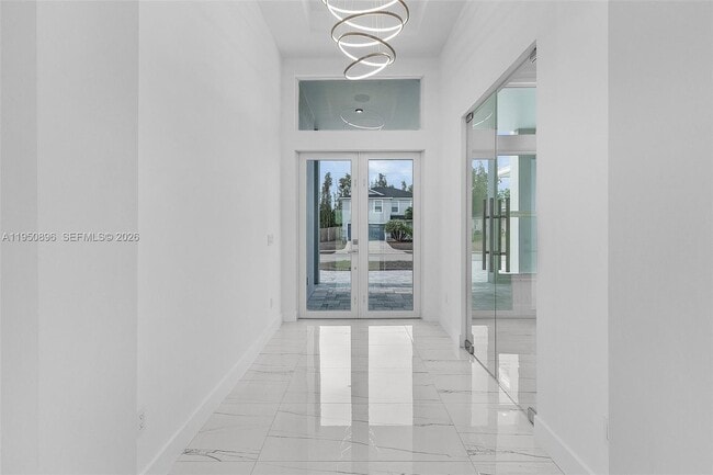 Building Photo - 2207 SW 32nd St