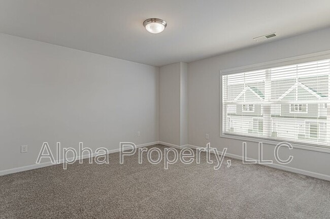 Building Photo - 19 Apricot Ln