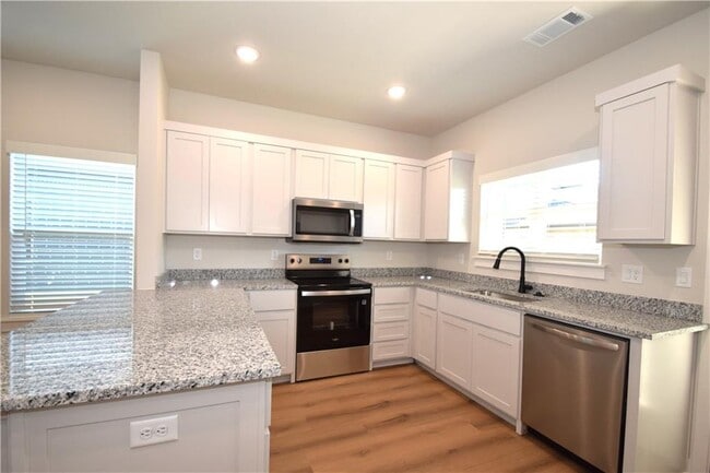 Building Photo - 540 Cosmos St