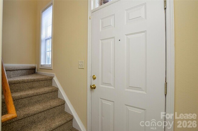 Building Photo - 8415 Spirea Ct