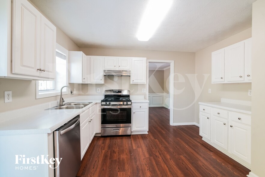 Building Photo - 3717 Southwick Dr NW