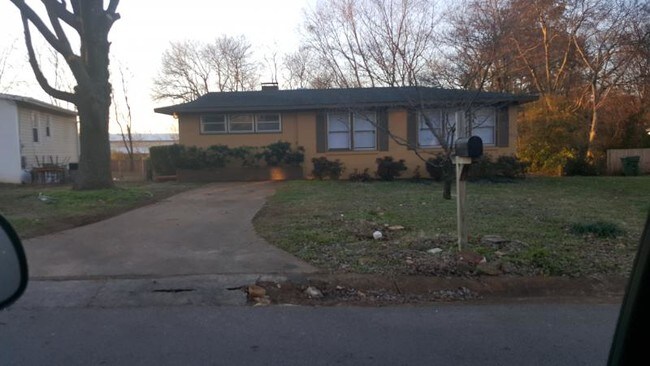Primary Photo - 2511 Waltham Dr NE