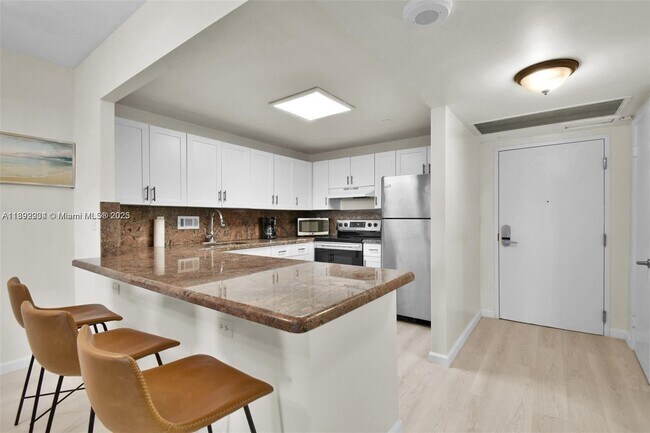 Building Photo - 2301 Collins Ave