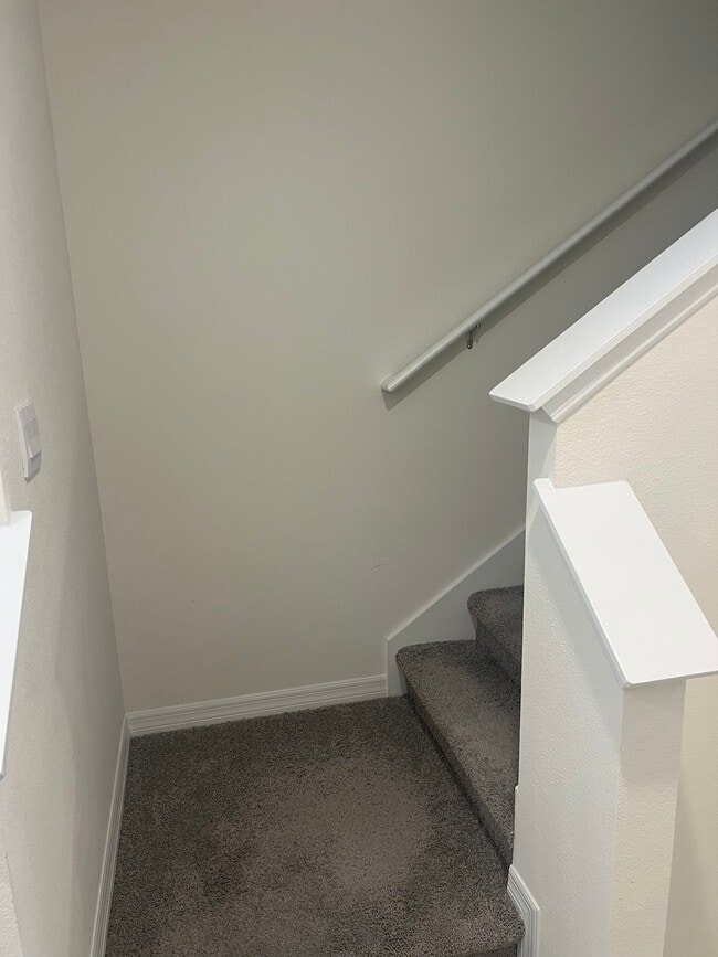 Building Photo - 1375 Isleta Lp