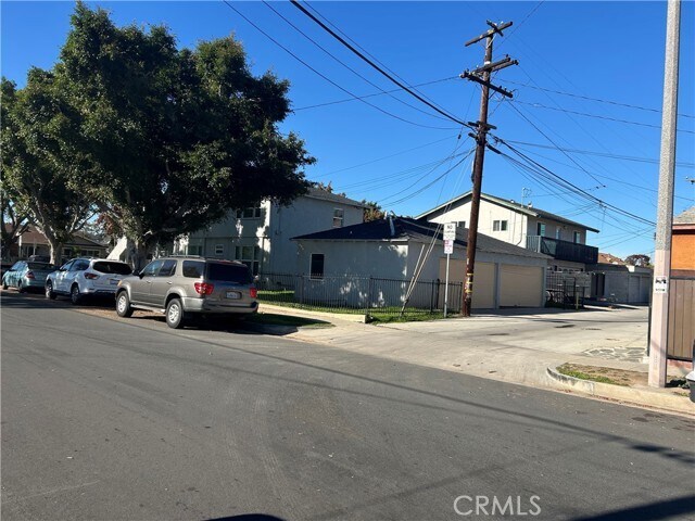 Building Photo - 966 Holly St