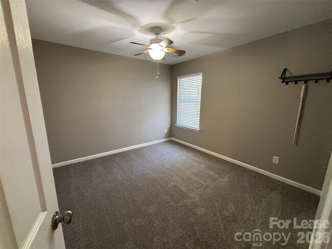 Building Photo - 169 Morning Sun Dr