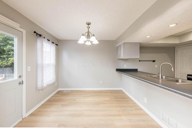 Building Photo - 2439 Sutter Pkwy