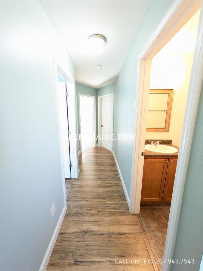 Building Photo - 13 Basketball Ct