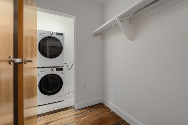 Building Photo - 106 N High St