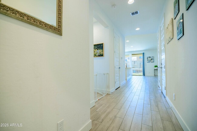 Building Photo - 21513 E Sparrow Dr