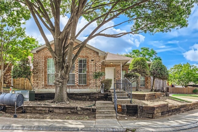 Primary Photo - 704 Ashbrook Dr