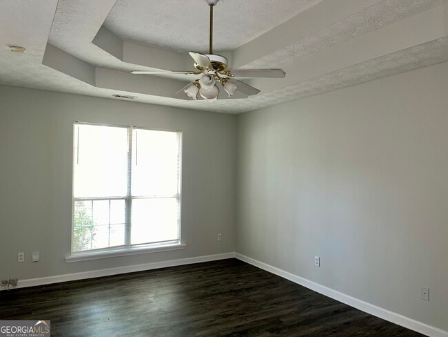 Building Photo - 99 Creek Cir
