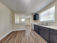Building Photo - Beautifully Appointed Home with Fireplace ...