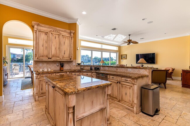 Building Photo - 580 Admirals Way