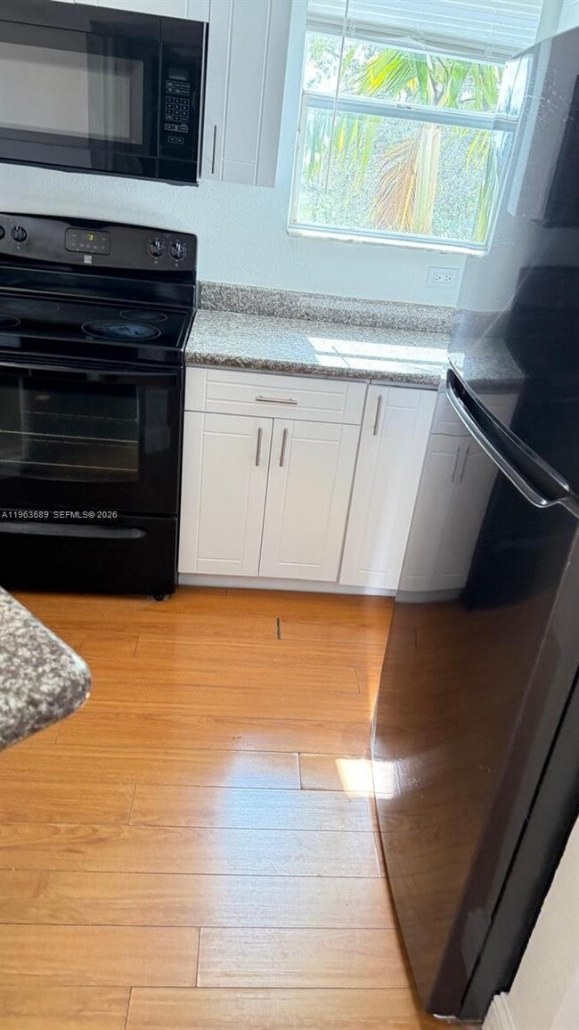 Building Photo - 13060 Vista Isles Dr