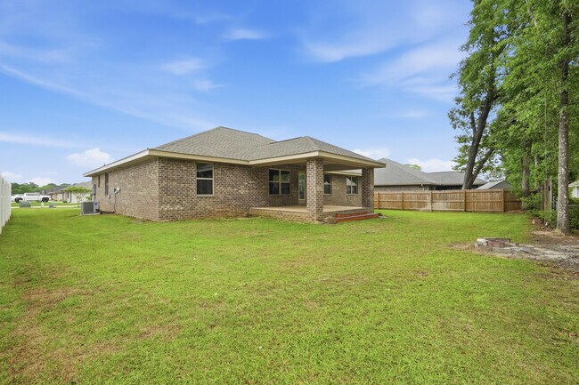 Building Photo - 5810 Crestlake Dr