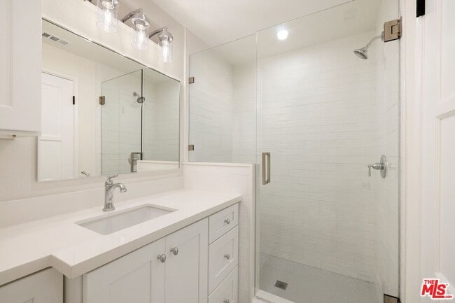 Building Photo - 1511 Selby Ave